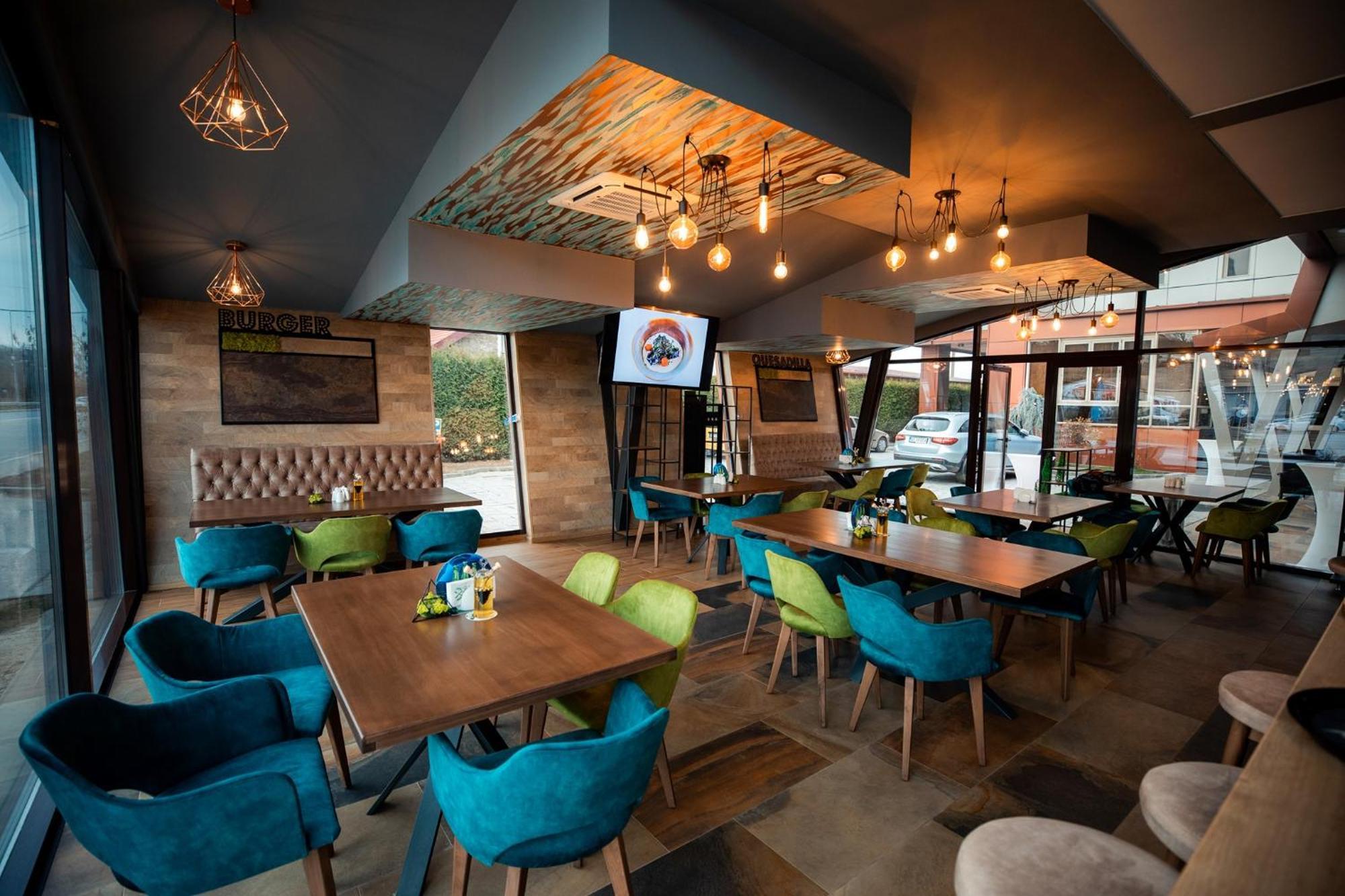 Hotel Grandis Apulum Mioveni Ngoại thất bức ảnh