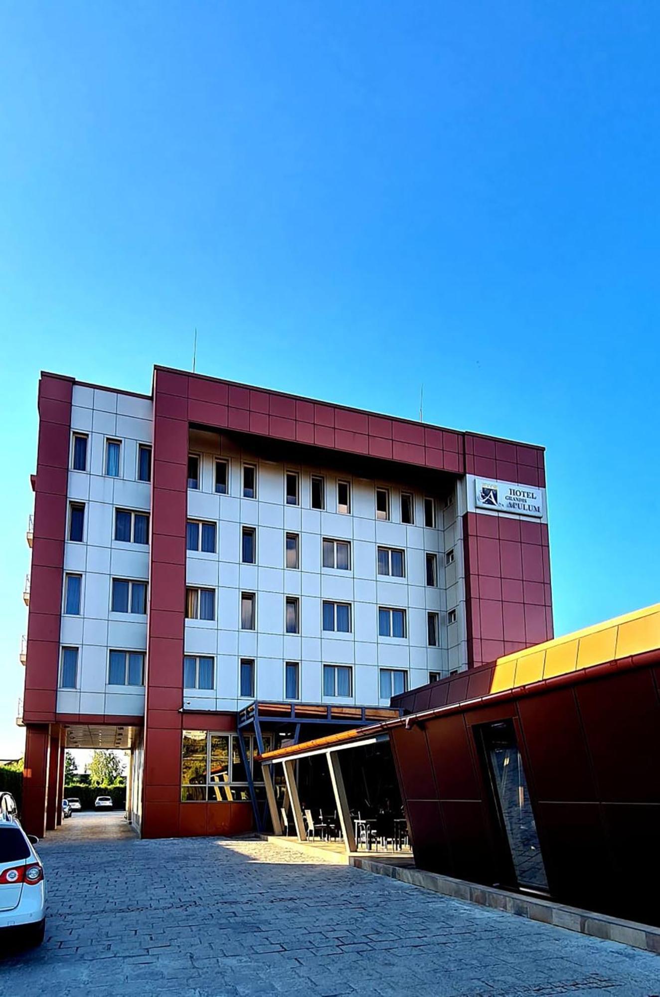 Hotel Grandis Apulum Mioveni Ngoại thất bức ảnh