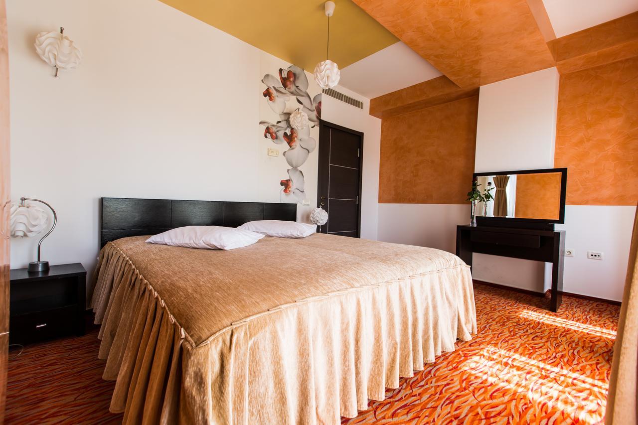Hotel Grandis Apulum Mioveni Ngoại thất bức ảnh