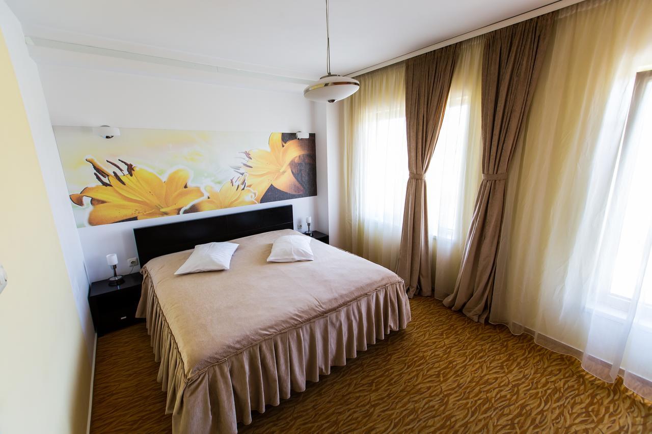 Hotel Grandis Apulum Mioveni Ngoại thất bức ảnh