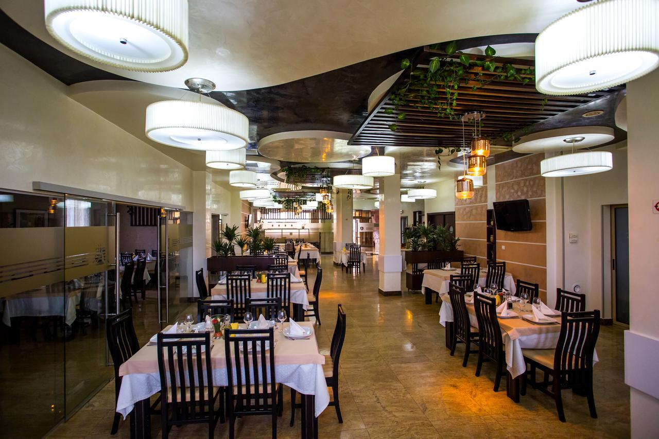 Hotel Grandis Apulum Mioveni Ngoại thất bức ảnh