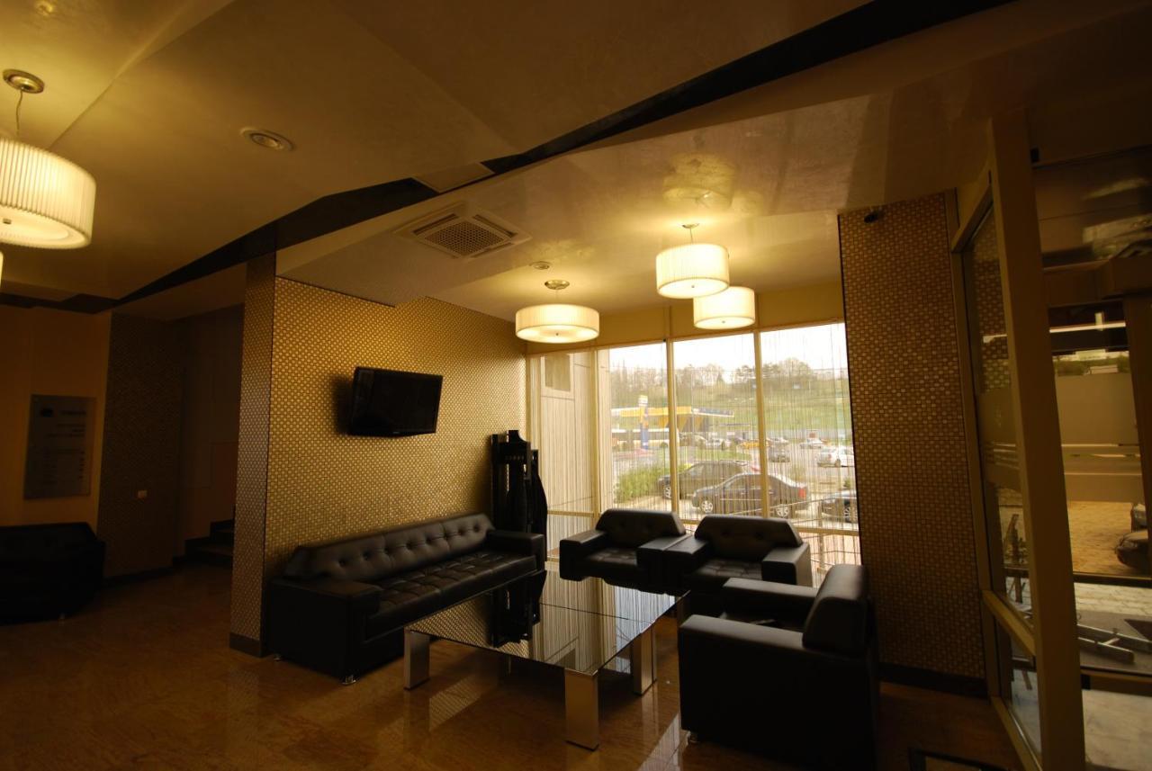 Hotel Grandis Apulum Mioveni Ngoại thất bức ảnh