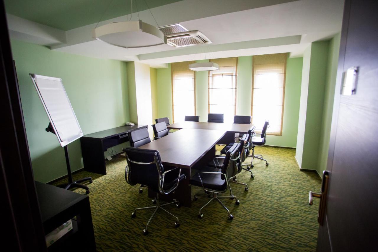 Hotel Grandis Apulum Mioveni Ngoại thất bức ảnh